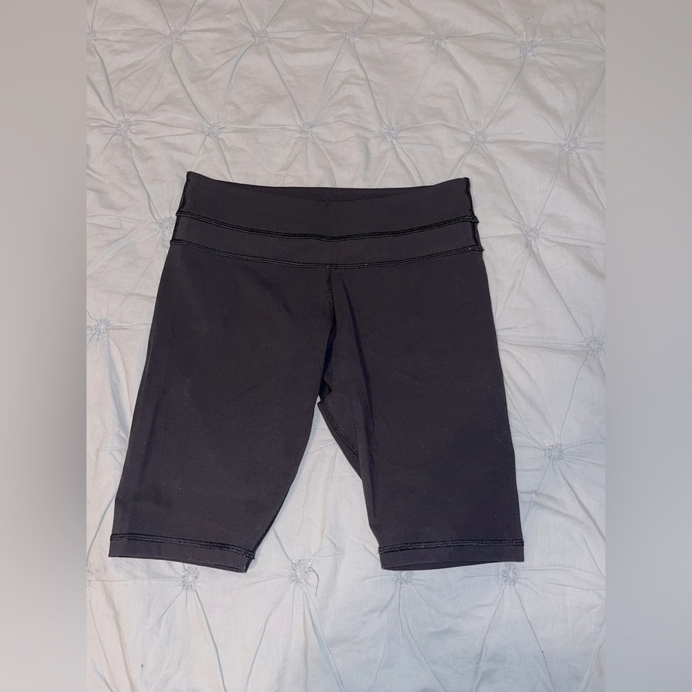 Lululemon black biker shorts